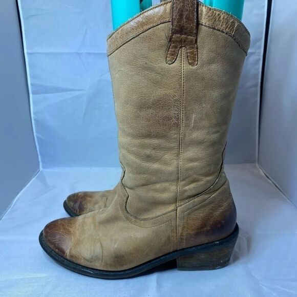 Jessica Simpson distressed western boot - Picture 4 of 7